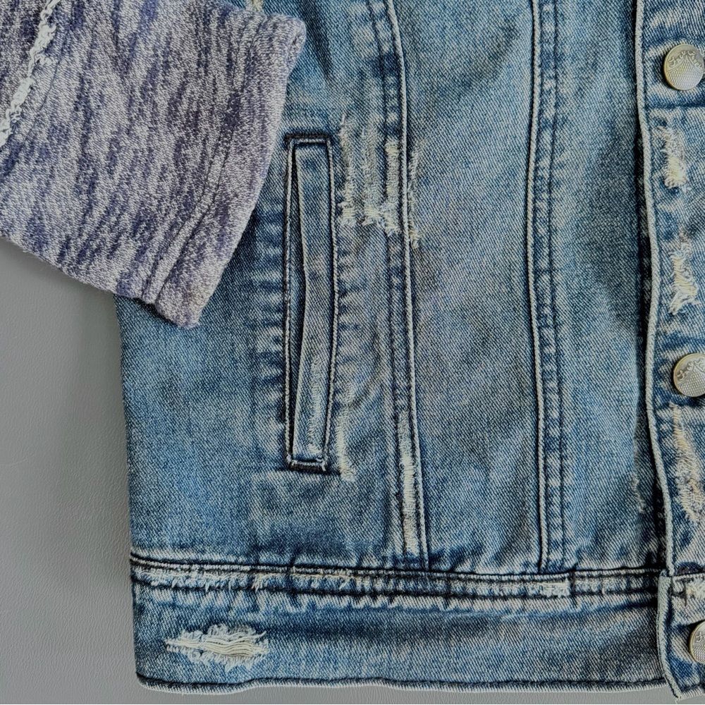 Free People Knit Hooded Denim Jean Jacket Space Dye Knit Sleeve Distressed Sz M - Picture 9 of 12